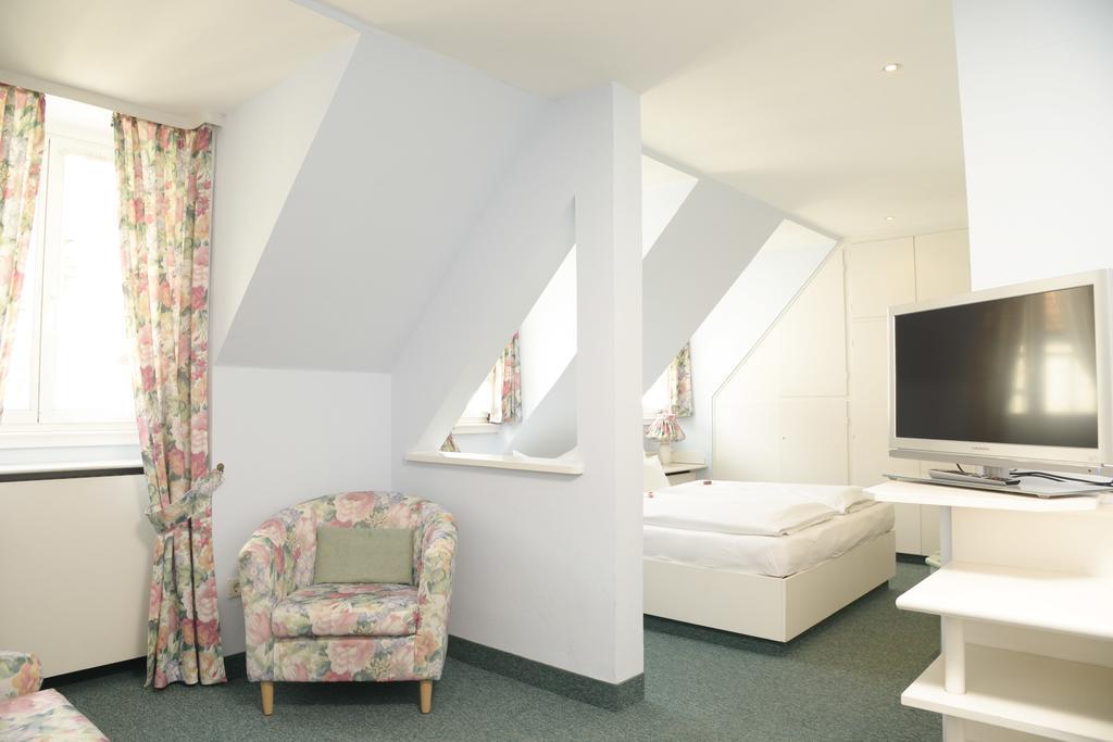 Hotel Till Eulenspiegel - Nichtrauchhotel - Garni Würzburg Eksteriør billede